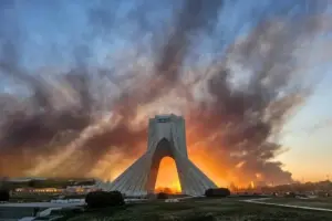 تاب‌آوری اقتصاد ایران